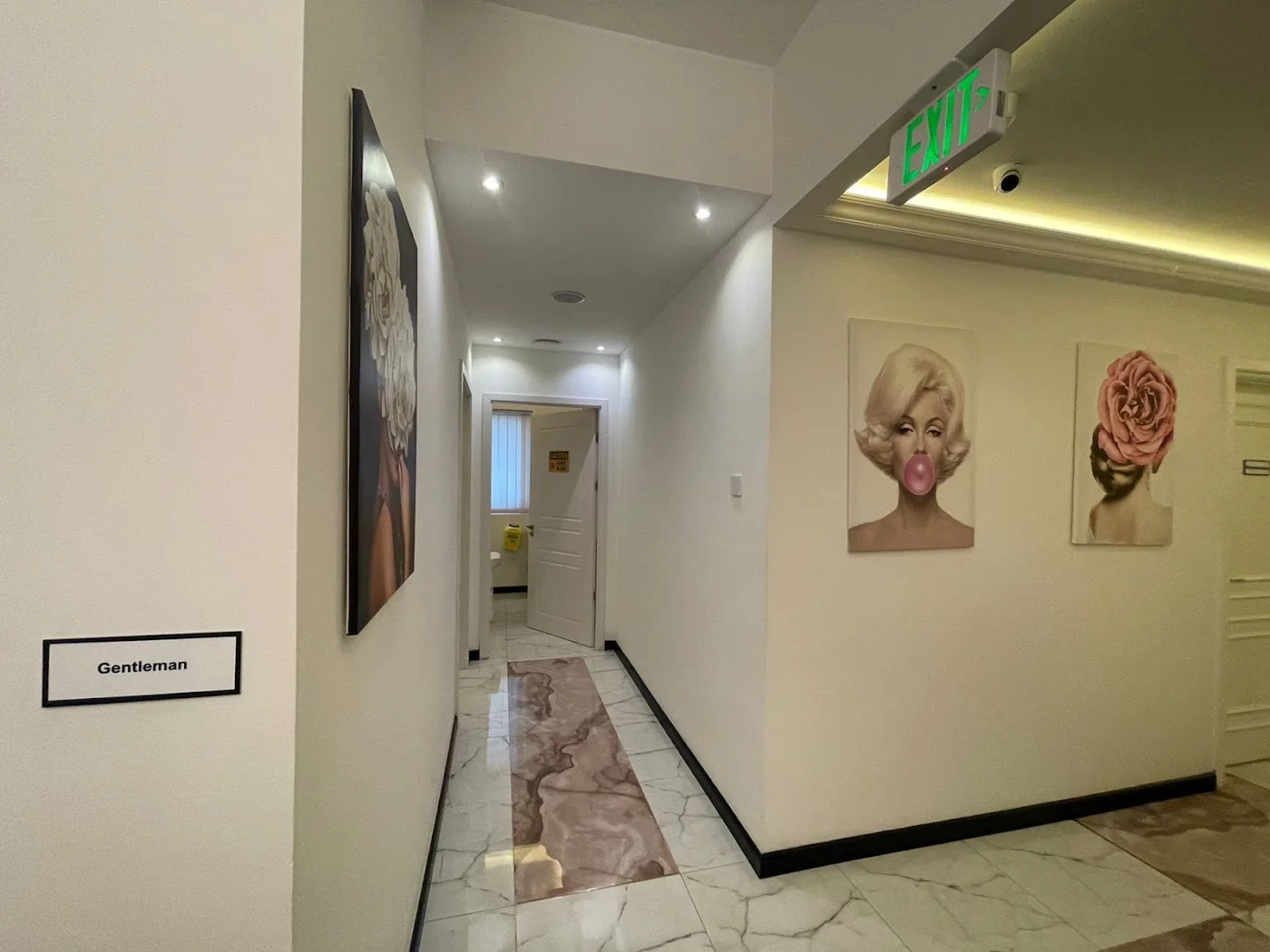 Aesthetic dentistry image