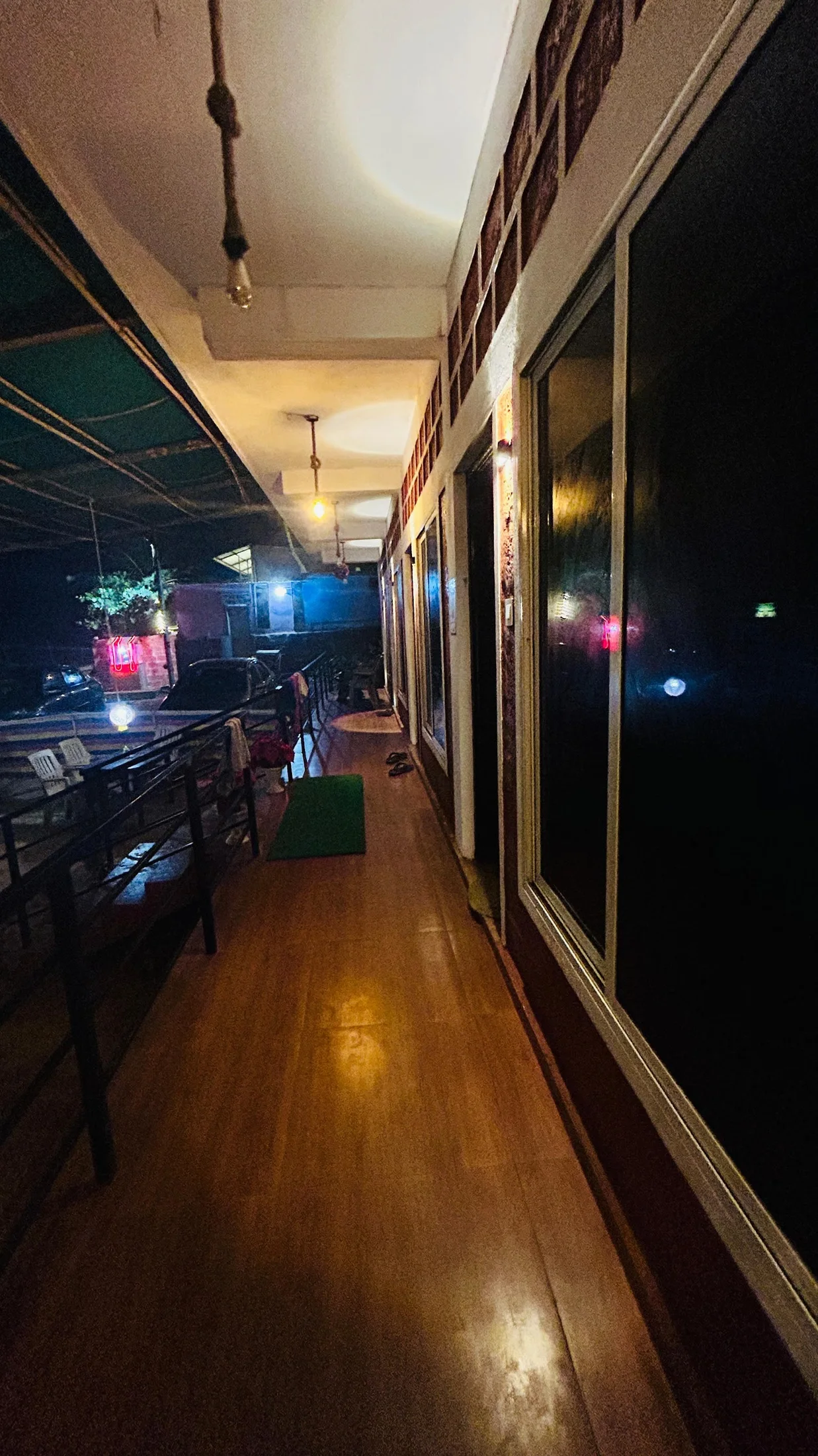 On-site Cafe Dining image