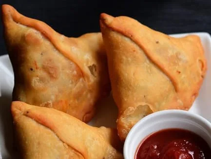 Chicken Momos (Steamed) image