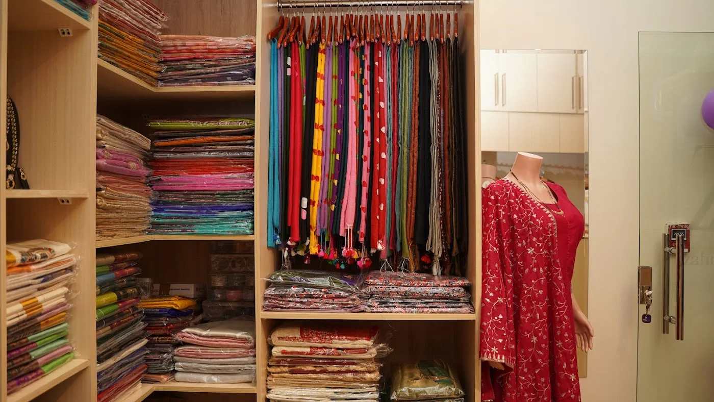 Dresses & Abayas image