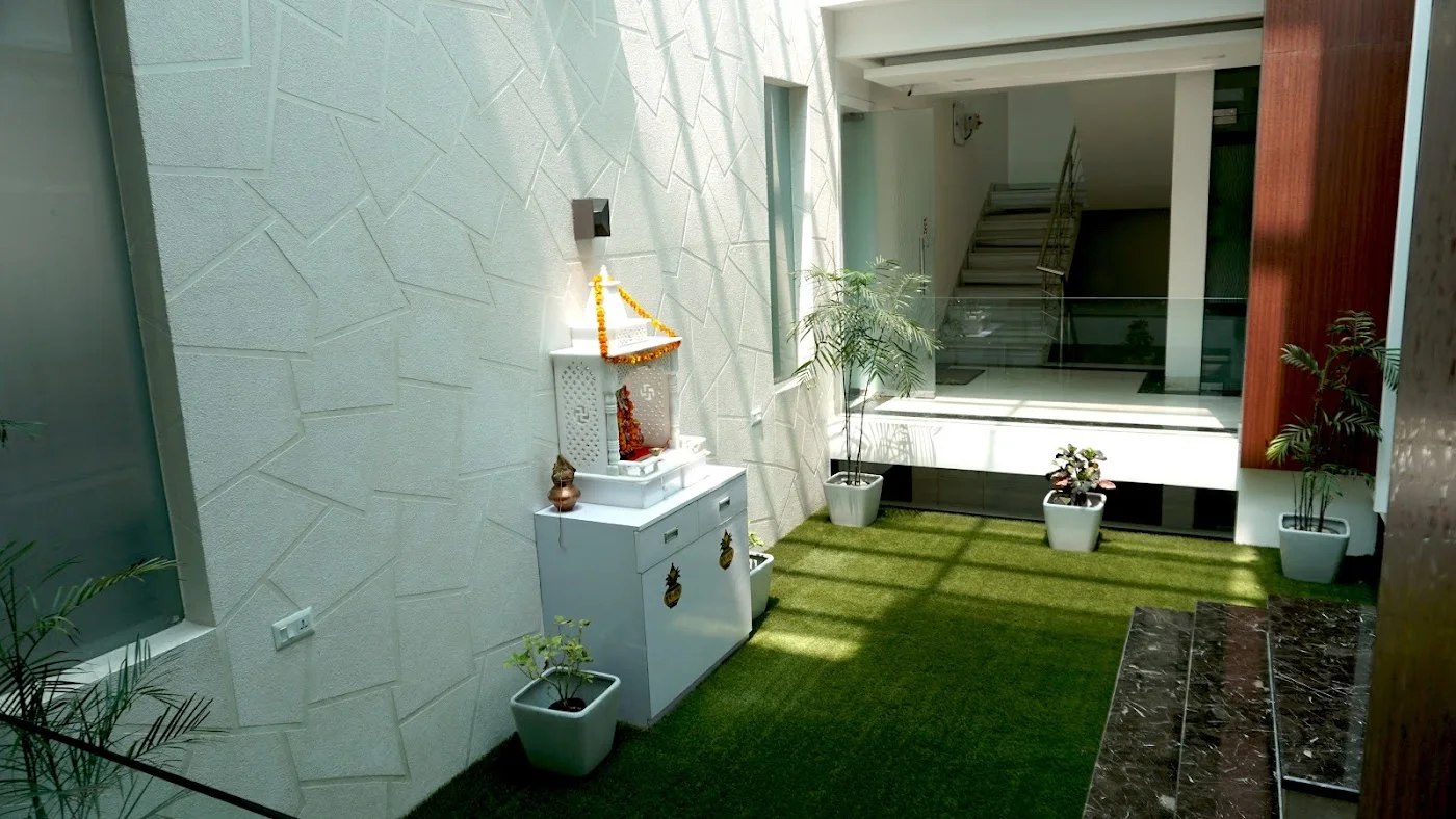 Commercial Property Advisory image