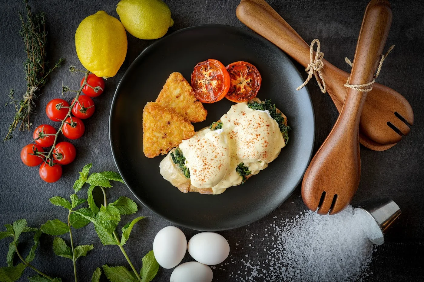 Eggs Benedict with Salmon image