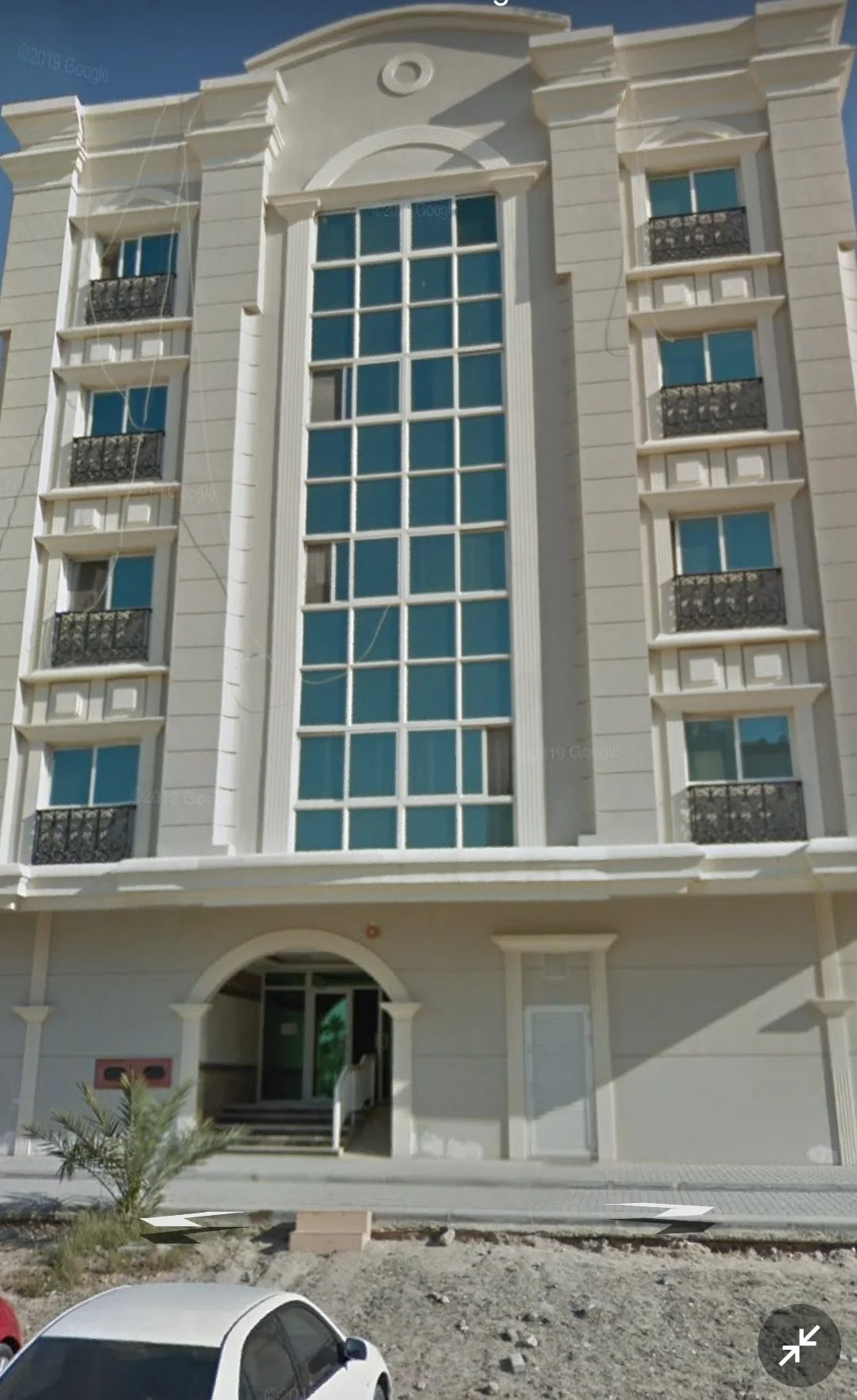 Studios & Small Apartments image