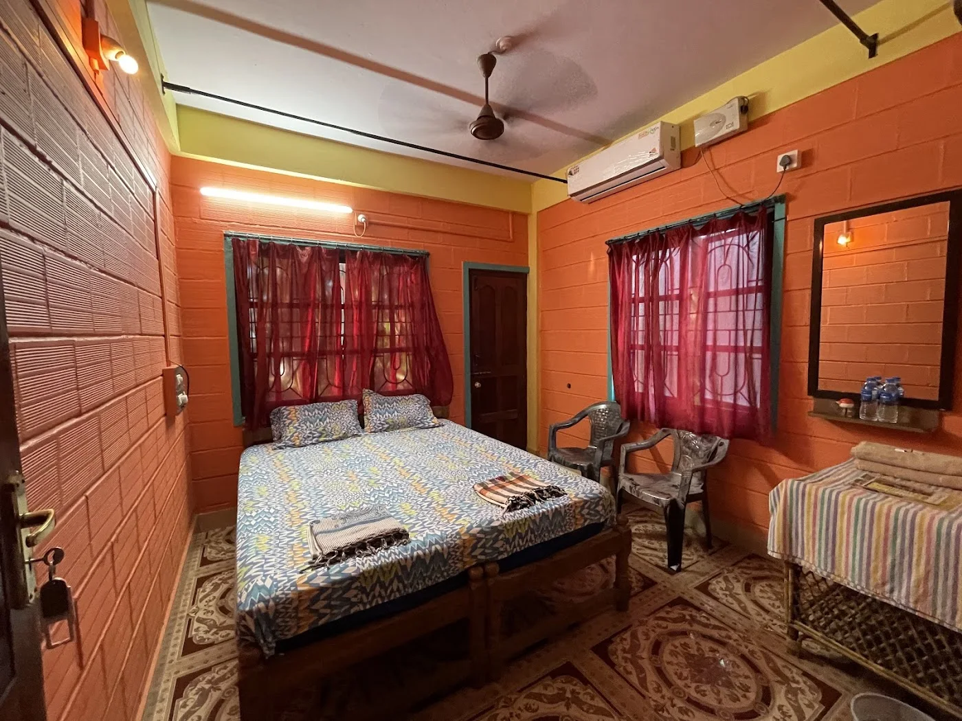 Family Room / Suite image