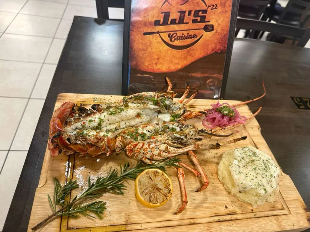 Dine-in Service image