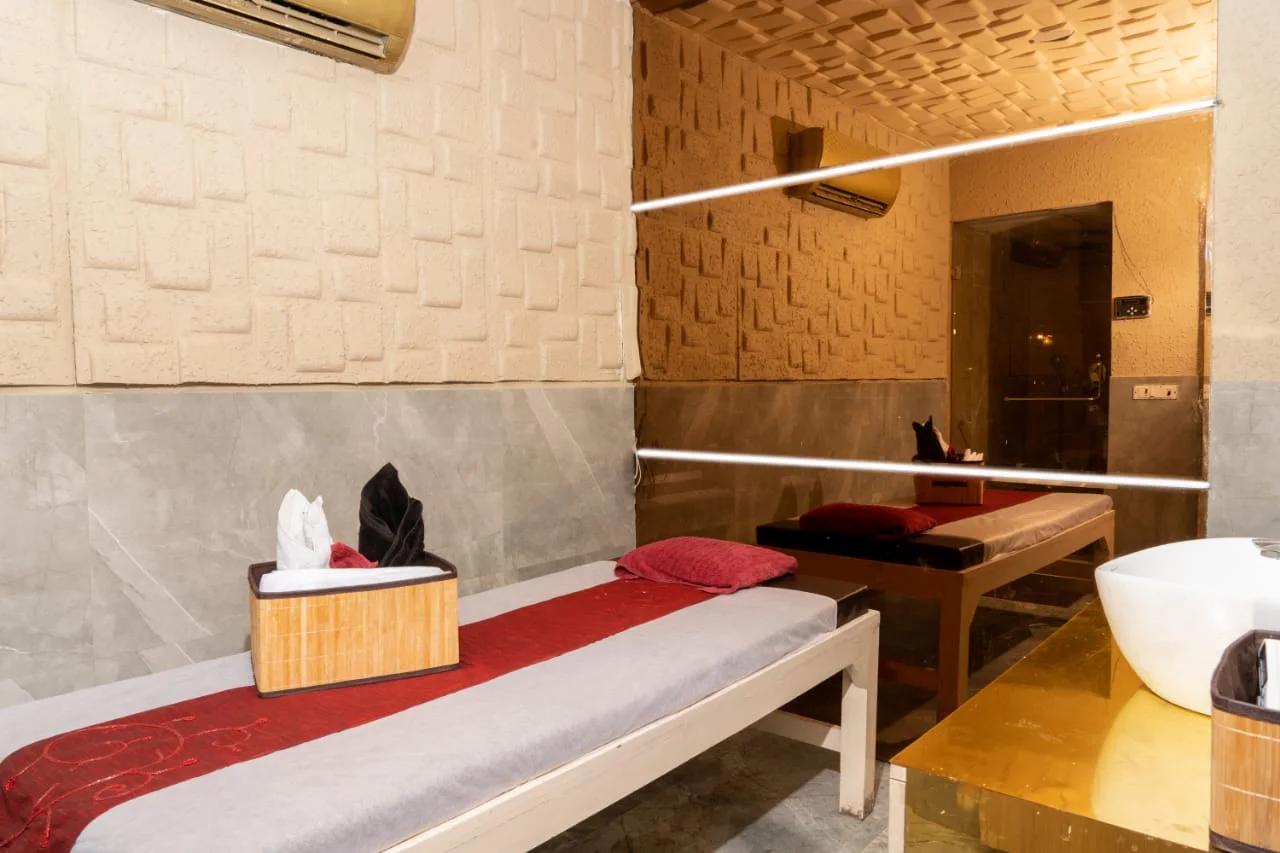 Therapeutic / Deep Tissue Massage image