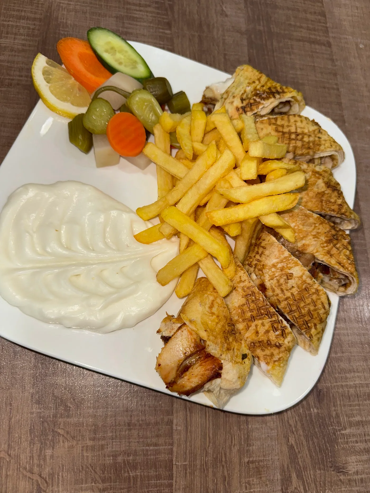 Falafel Plate (Vegetarian) image