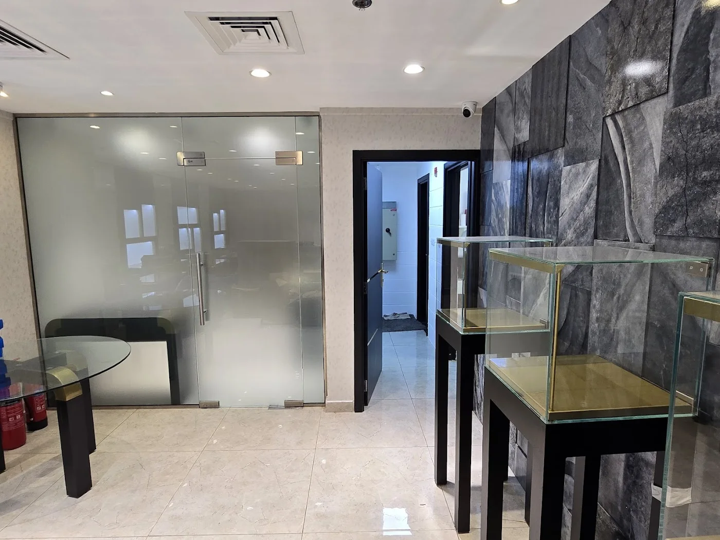 Polishing & Cleaning image