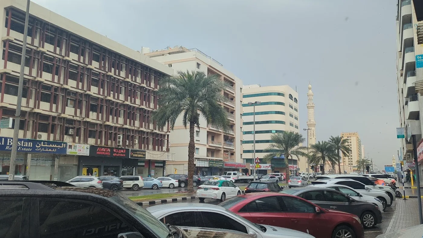 Commercial leasing image