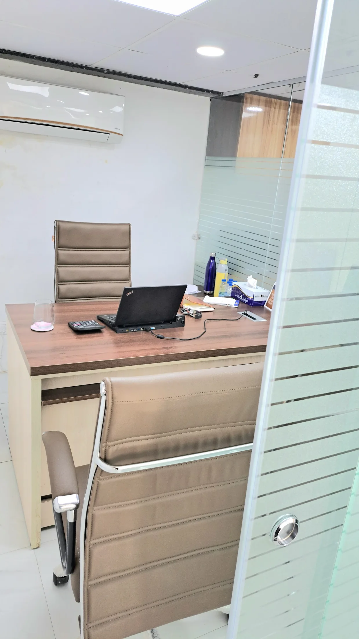 Commercial leasing and sales image