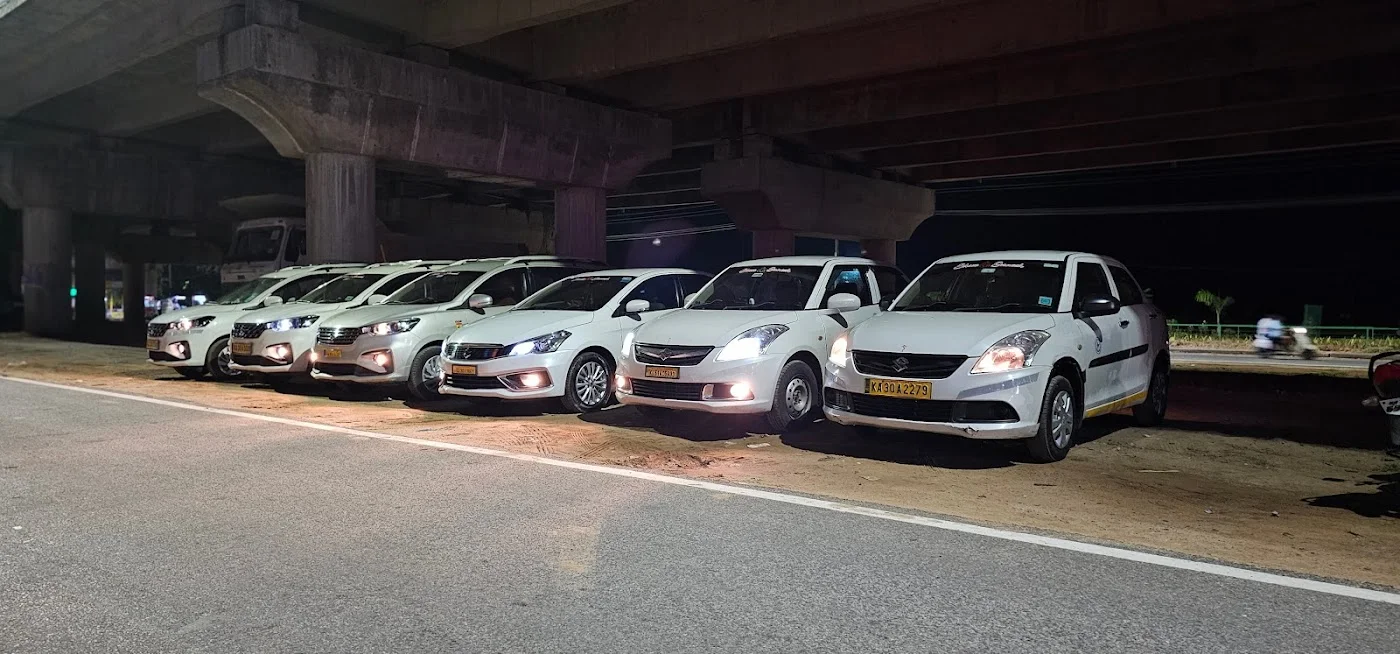 Sedan / Taxi image