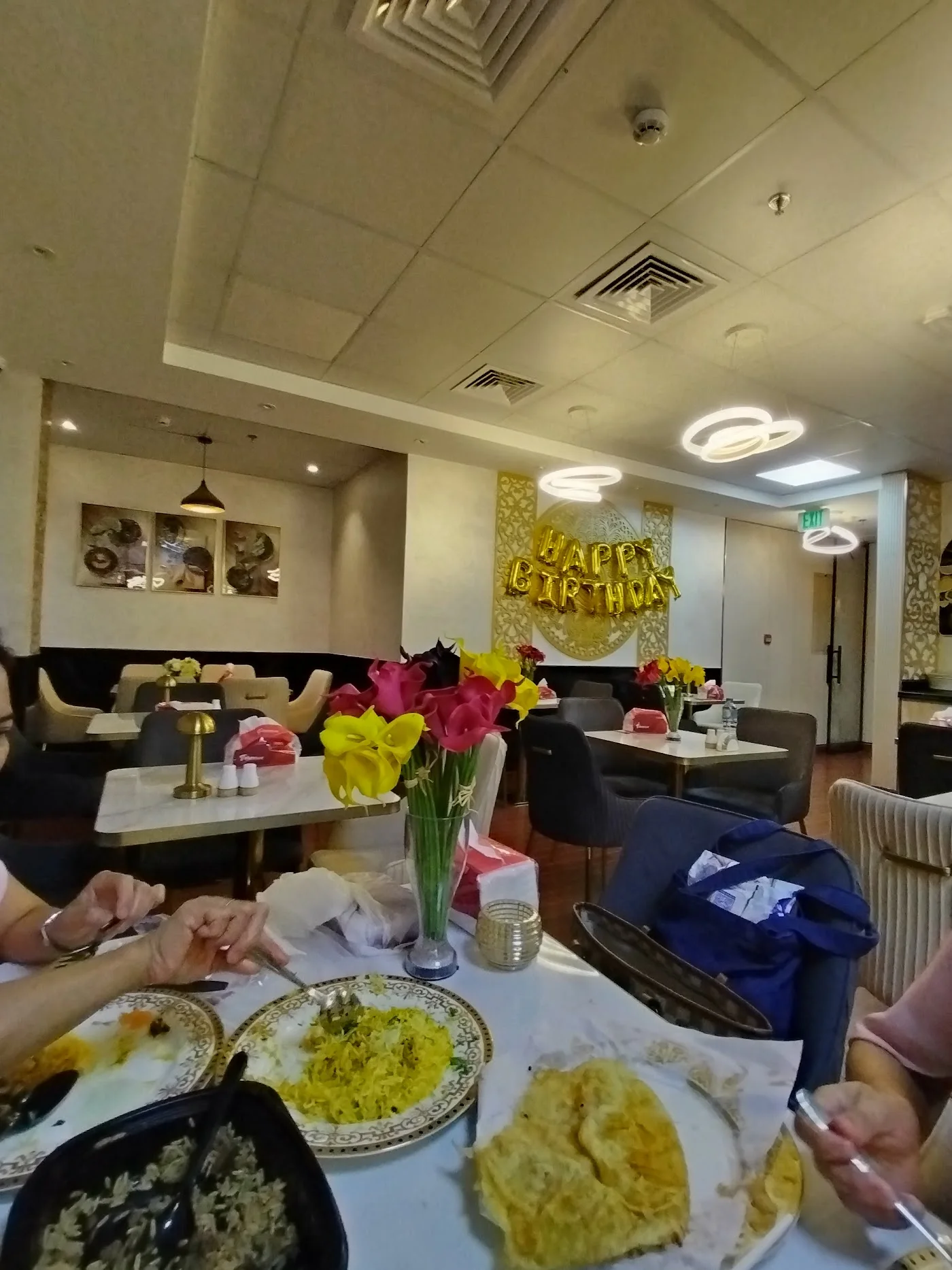 Dine-in image