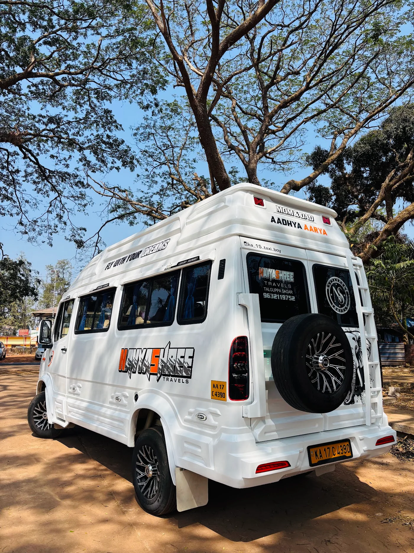 Private transfers image