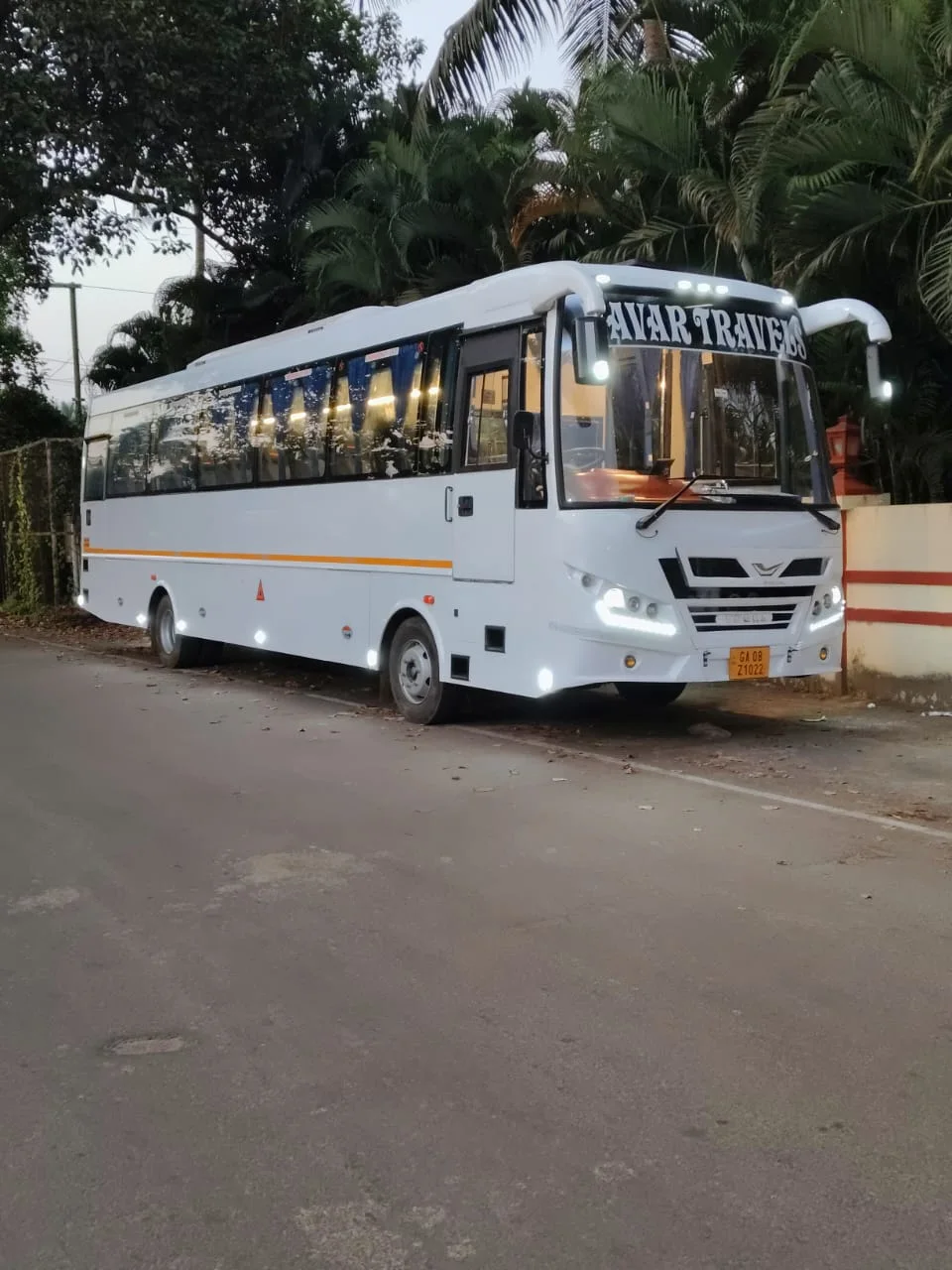 Private sightseeing transfers image