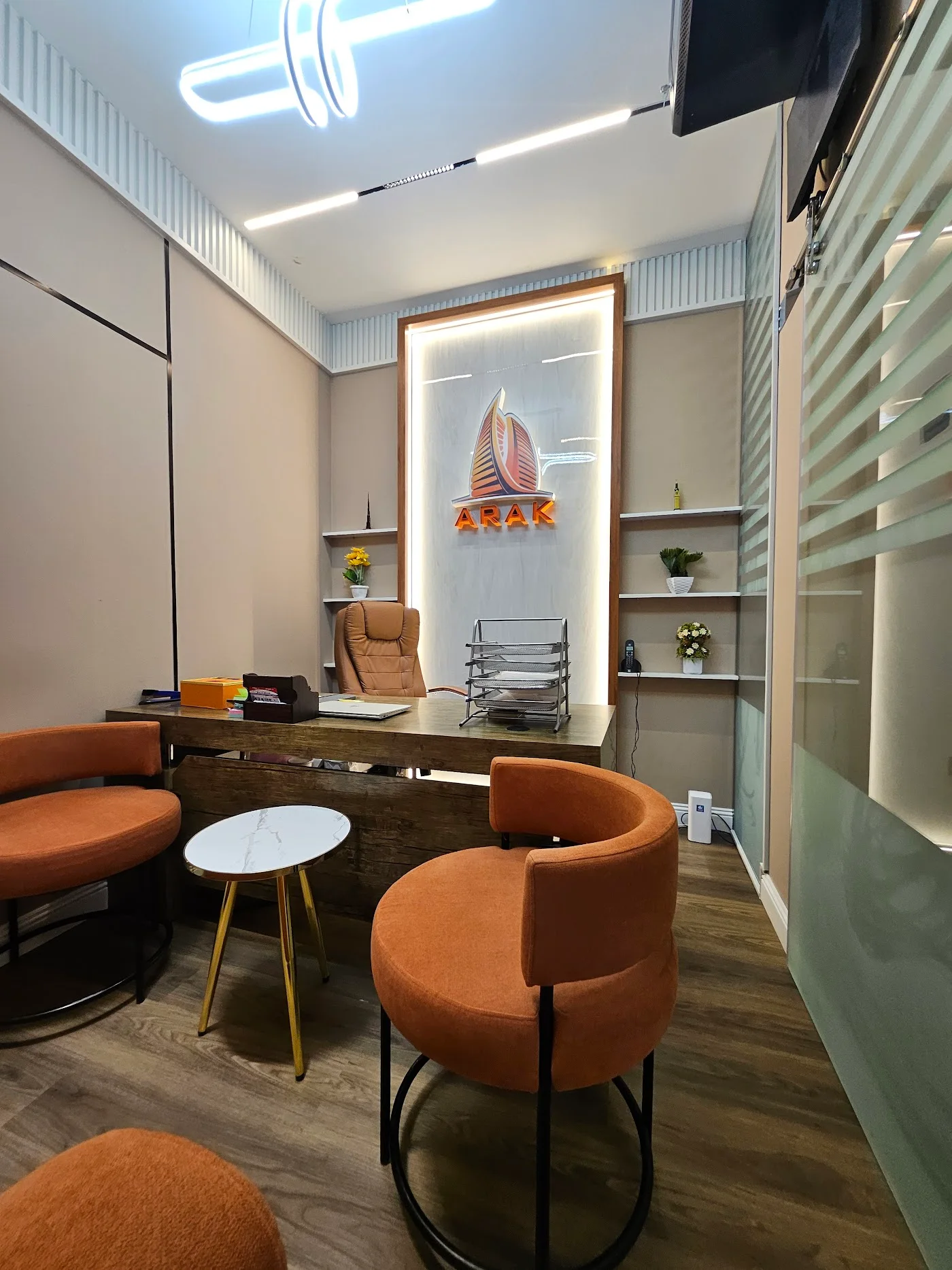 Leasing & tenant placement image
