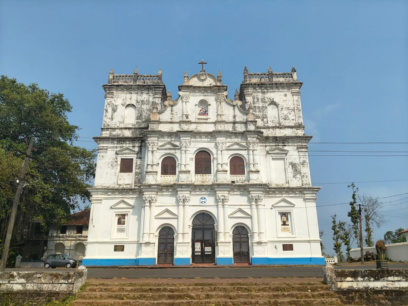 Small-Group Scheduled Tours image