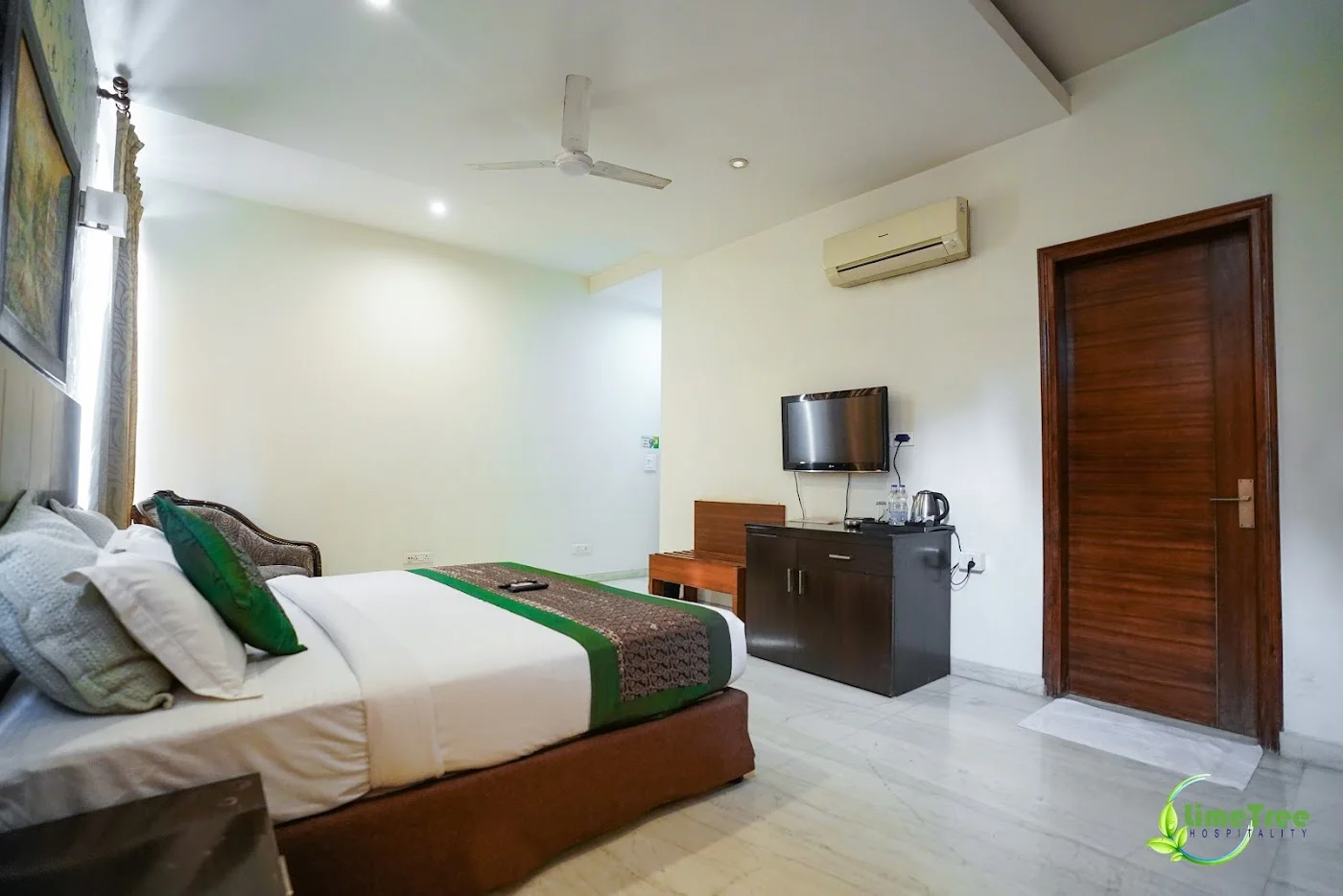 Deluxe Room image