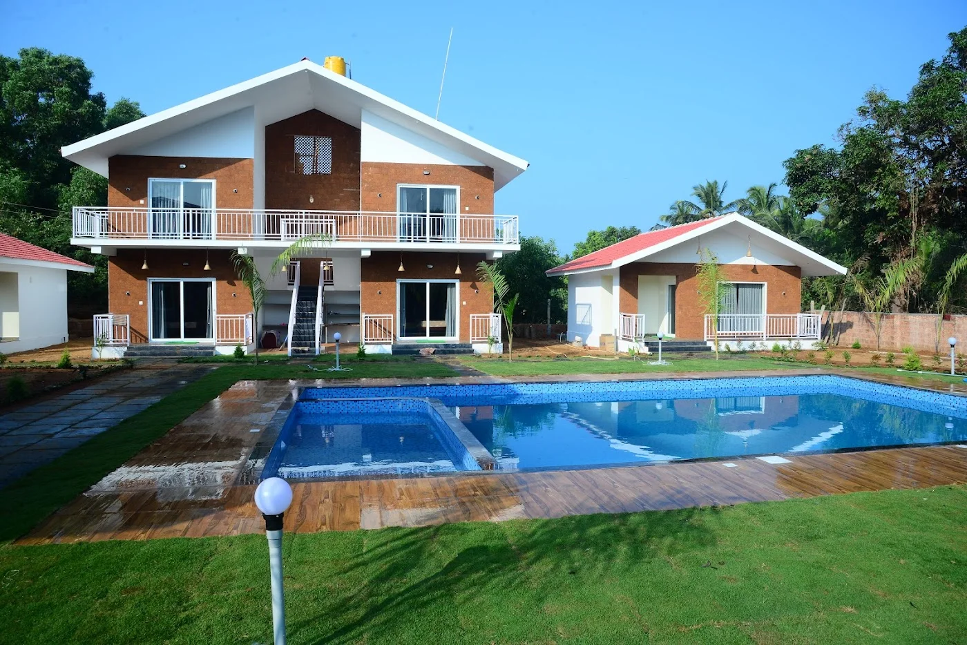 Private Villa & Rooms image