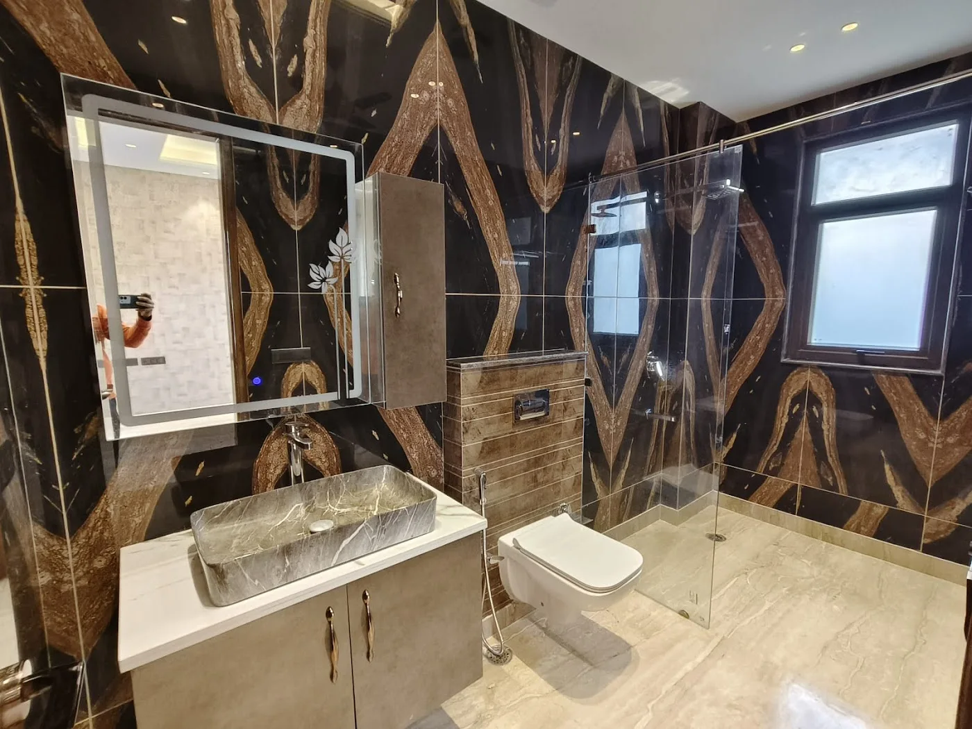 Apartment Sales Advisory image