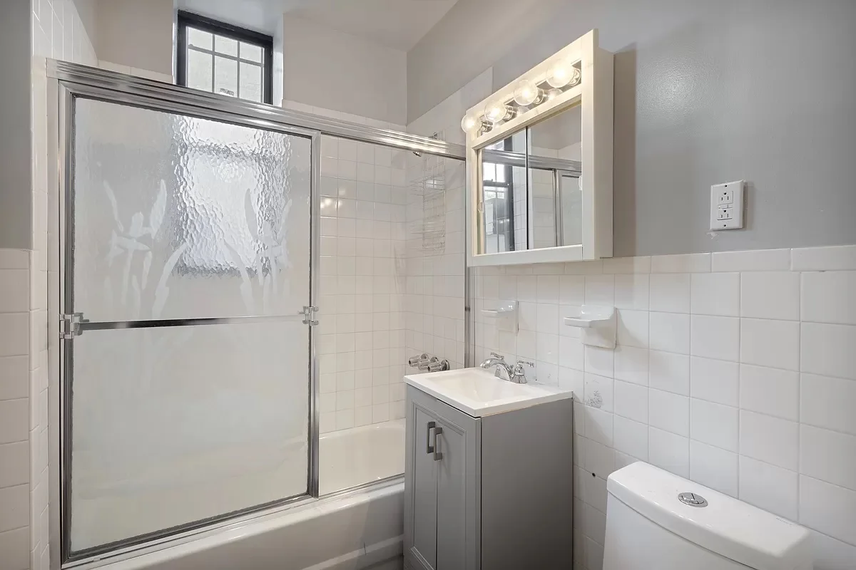 Apartment leasing & tenant placement image