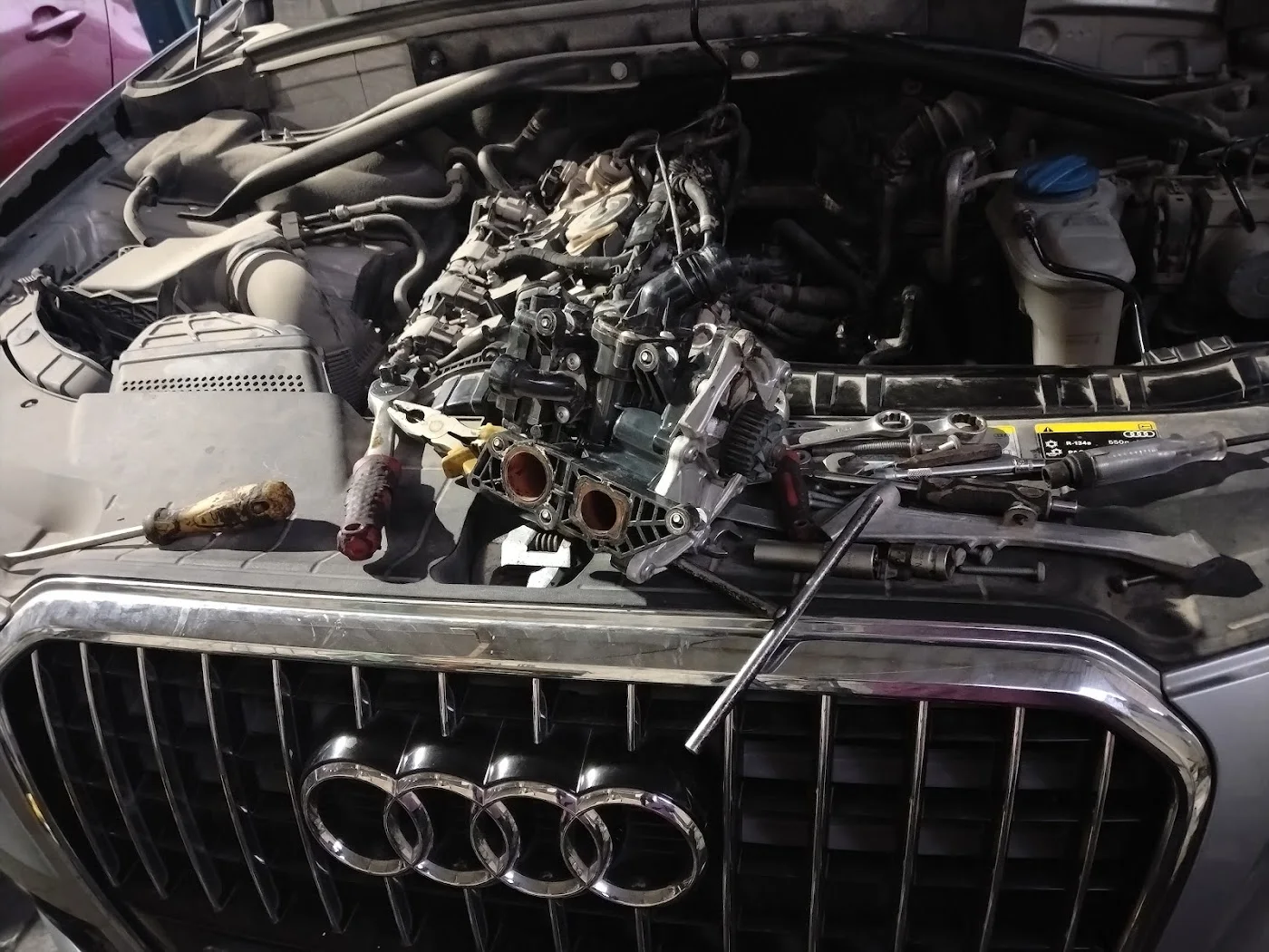 Electrical & battery services image