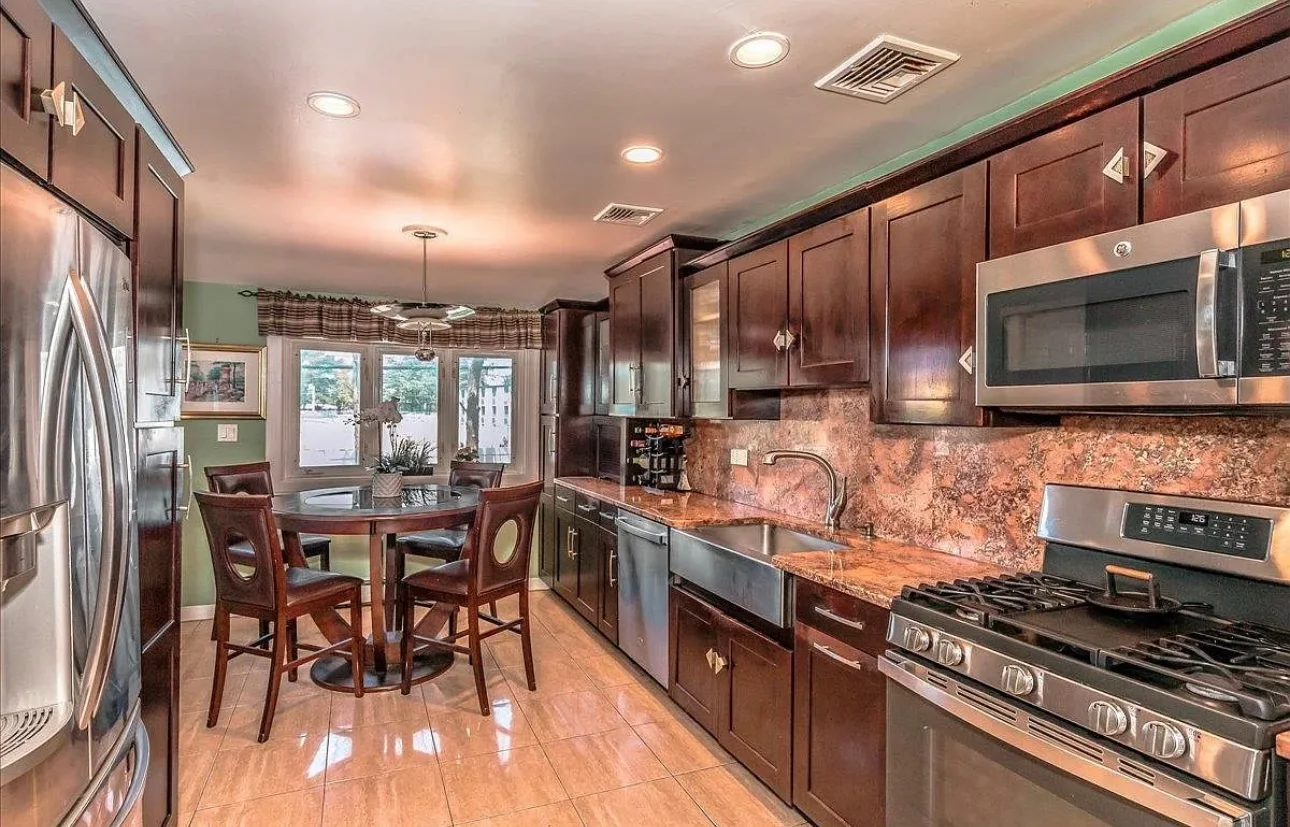 Single-family home sale — Nassau County image