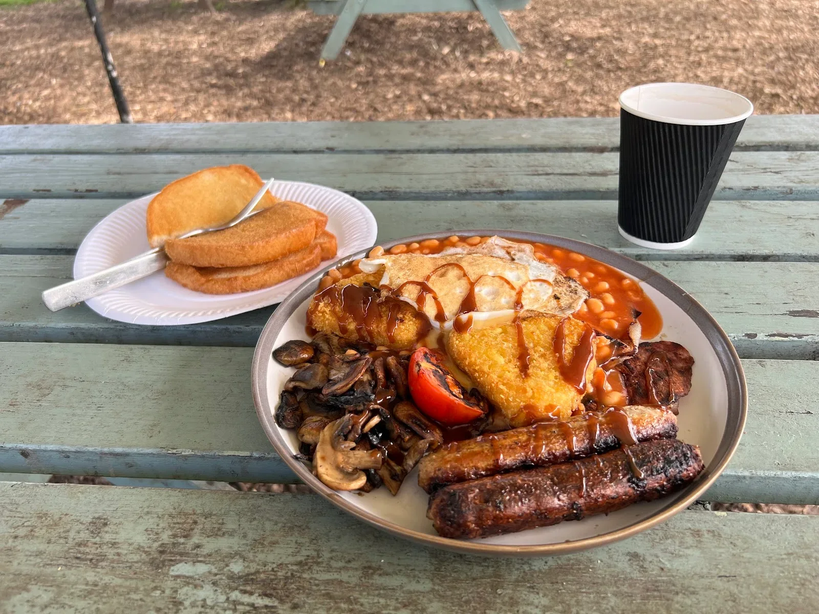 Park-side casual dining image