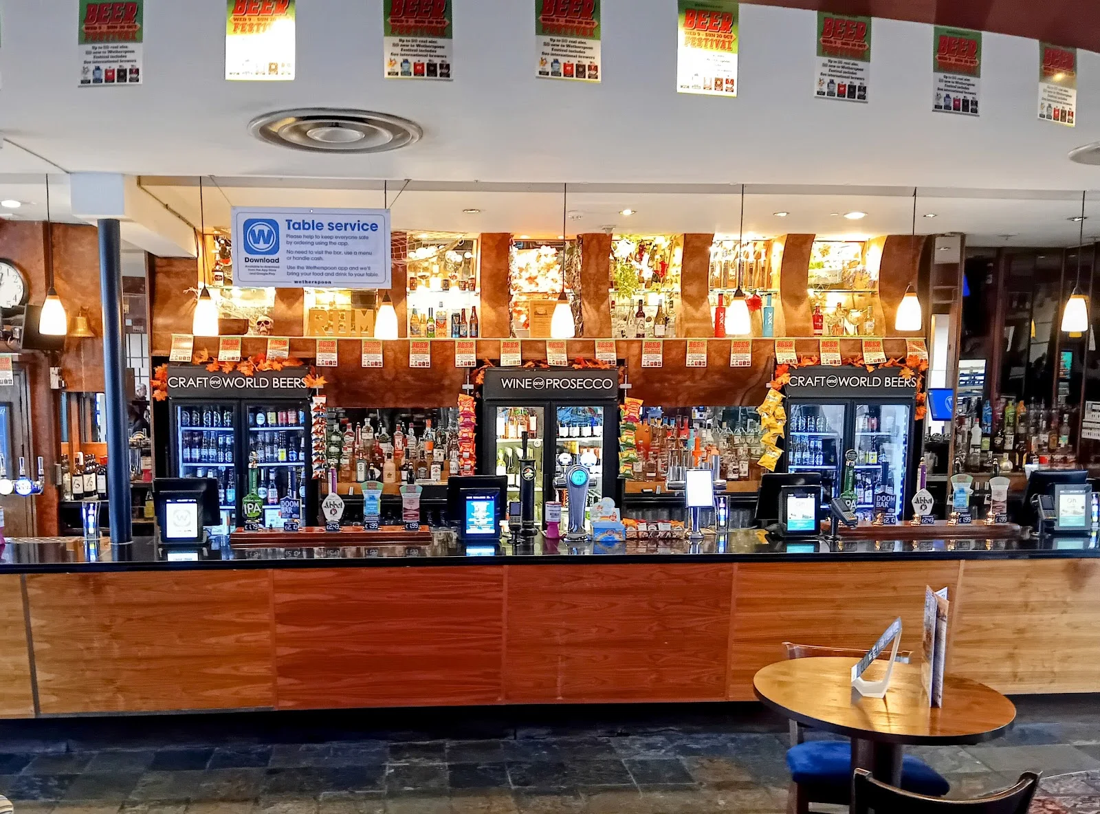 Dine-in service image
