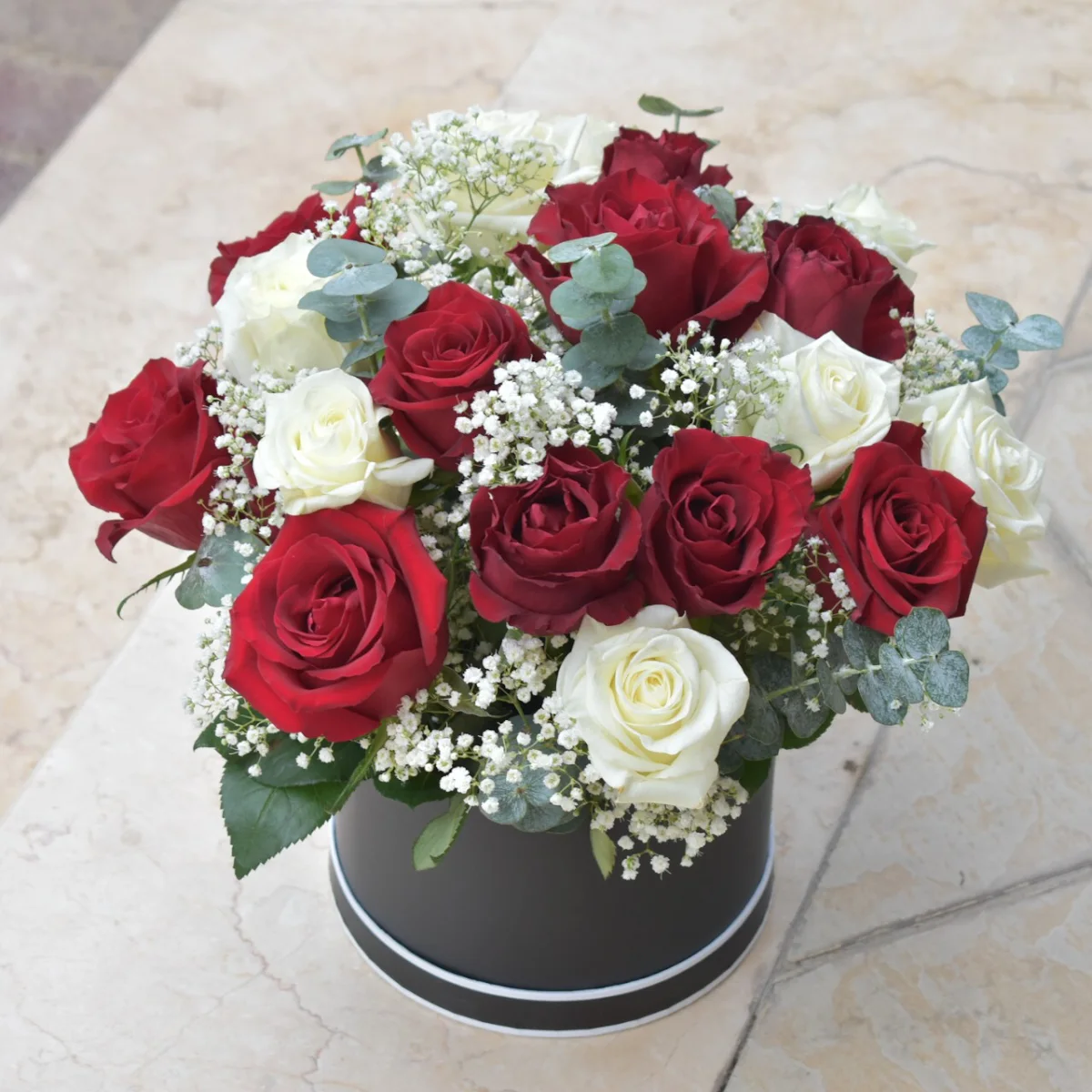 1000 Roses Display image