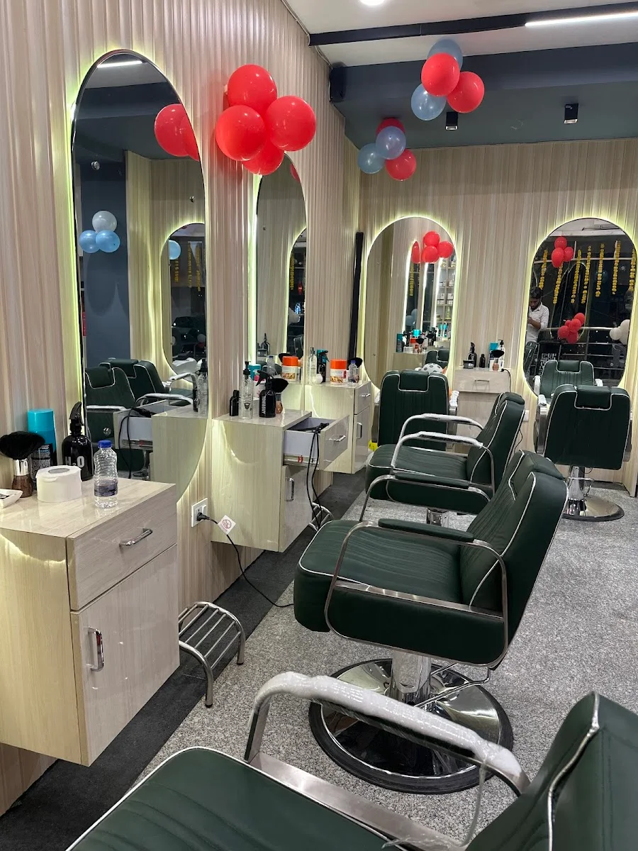 Men's Haircut & Grooming image