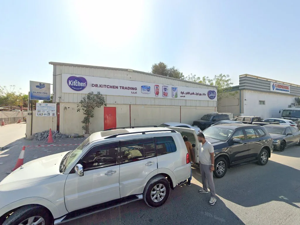 Rooftop AC Replacement – Dubai warehouse image