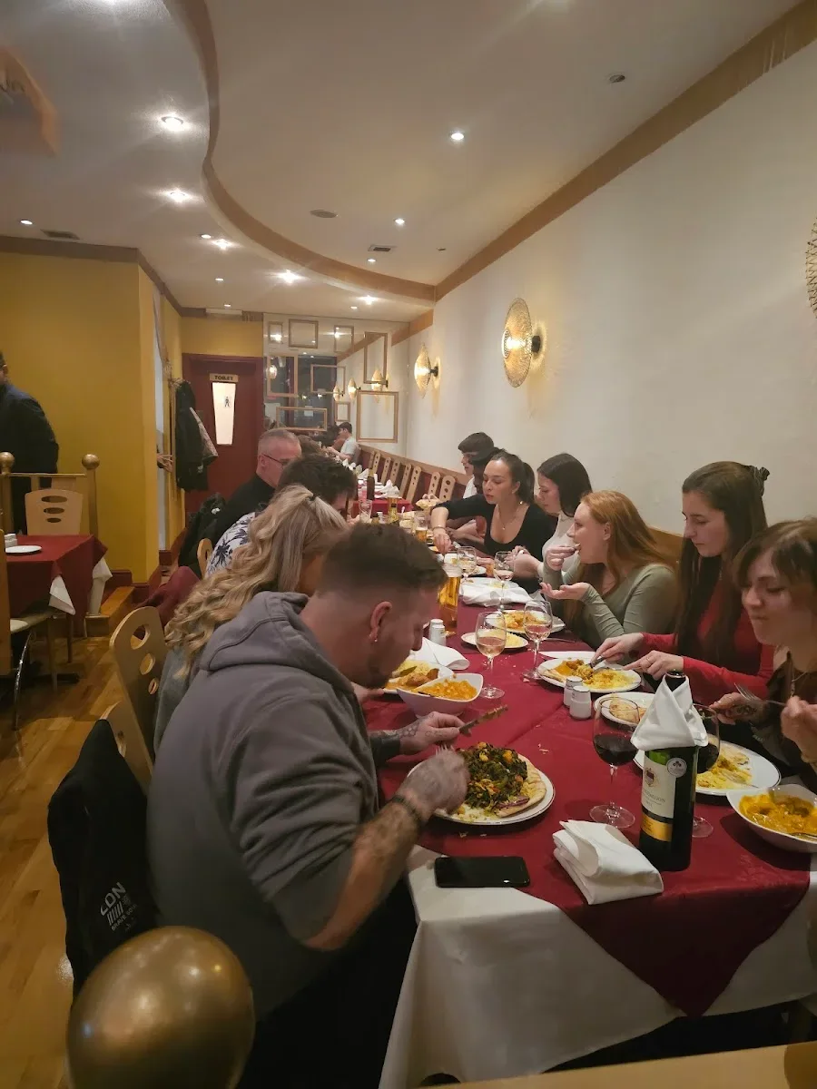 Dine-in Service image