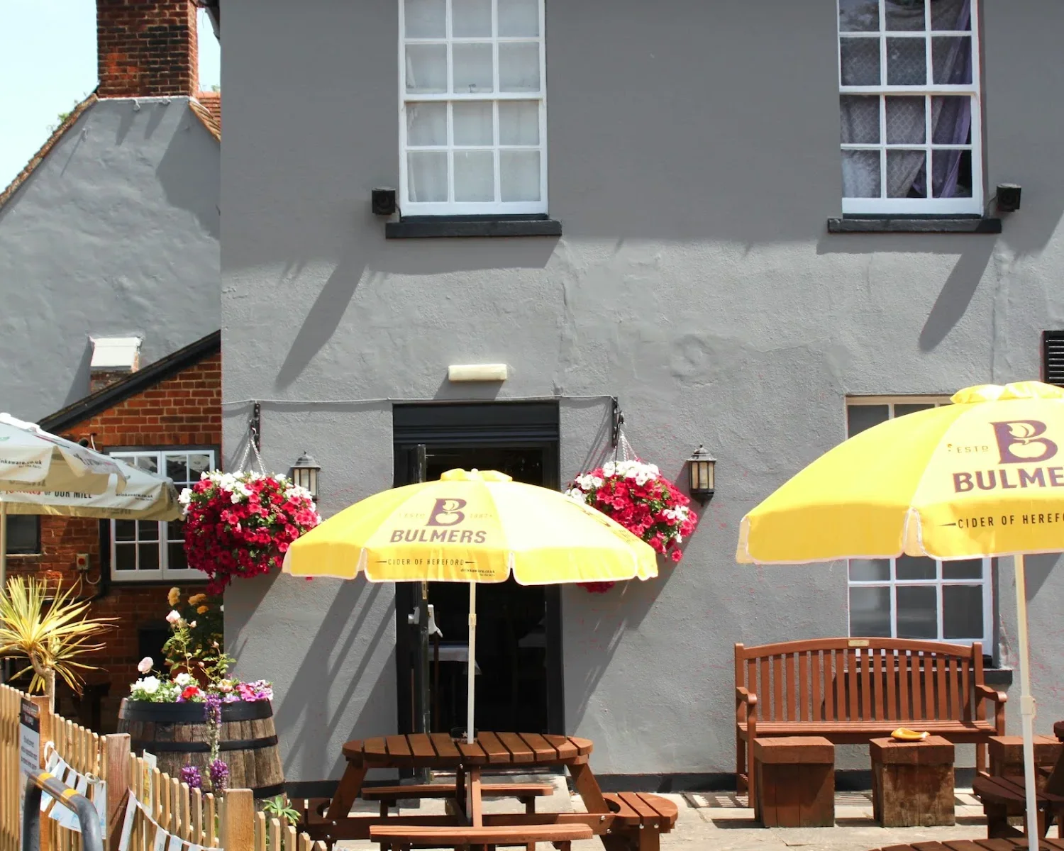 Outdoor Seating image