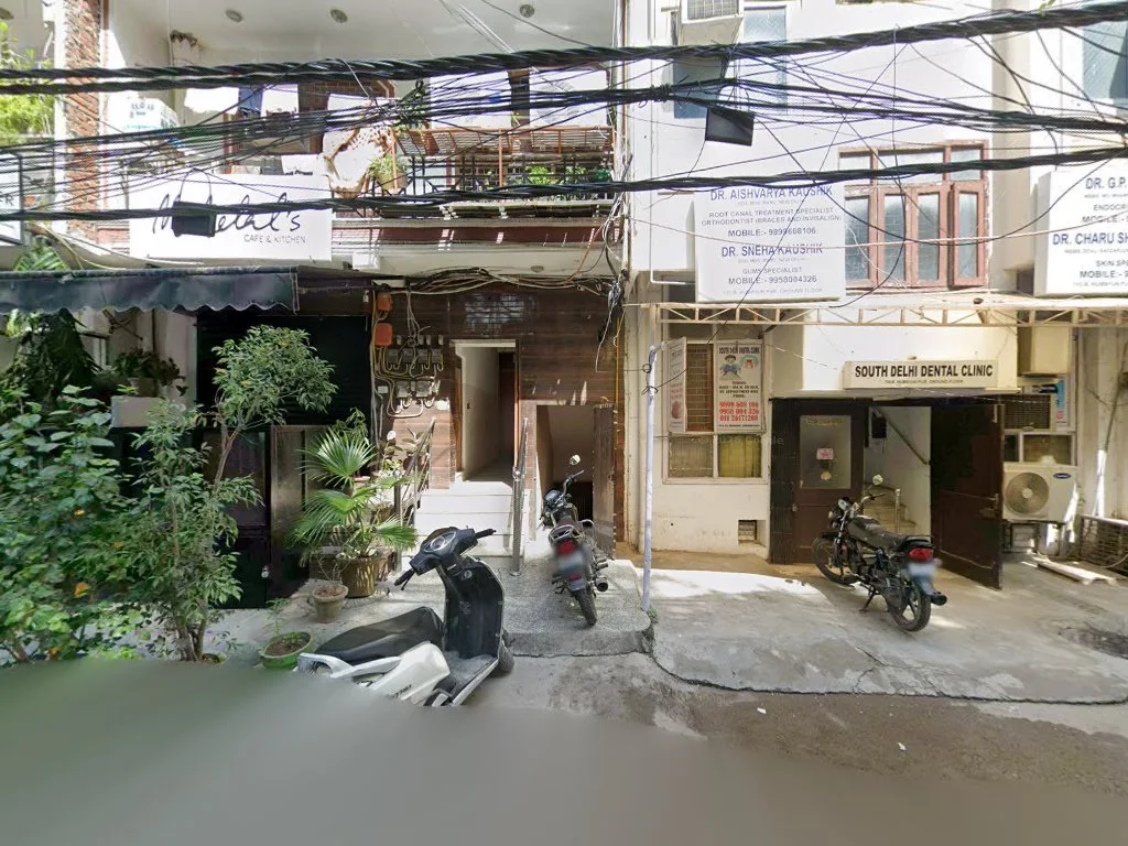 Representative residential listing — Safdarjung Enclave image