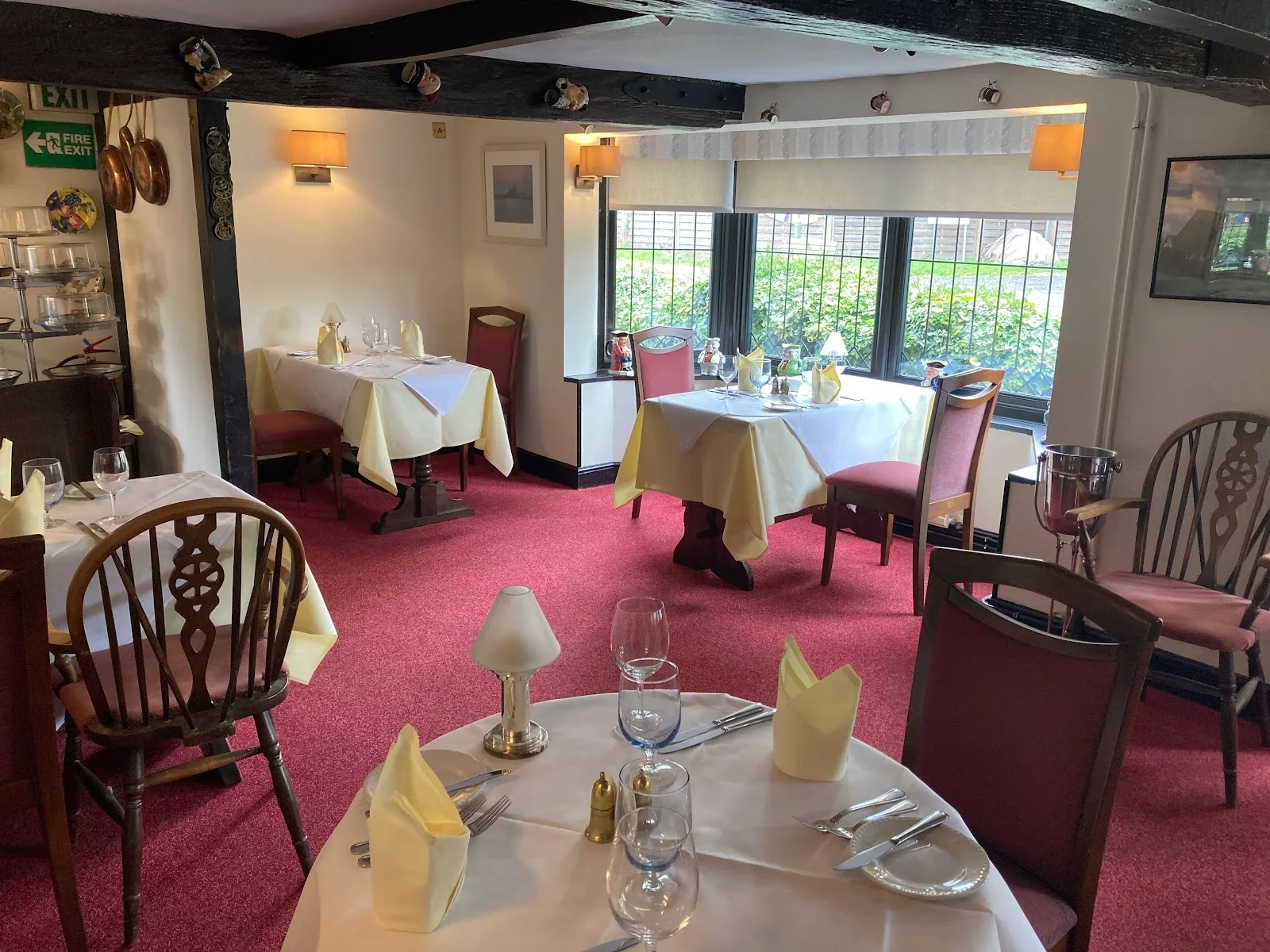 Dine-in Service image