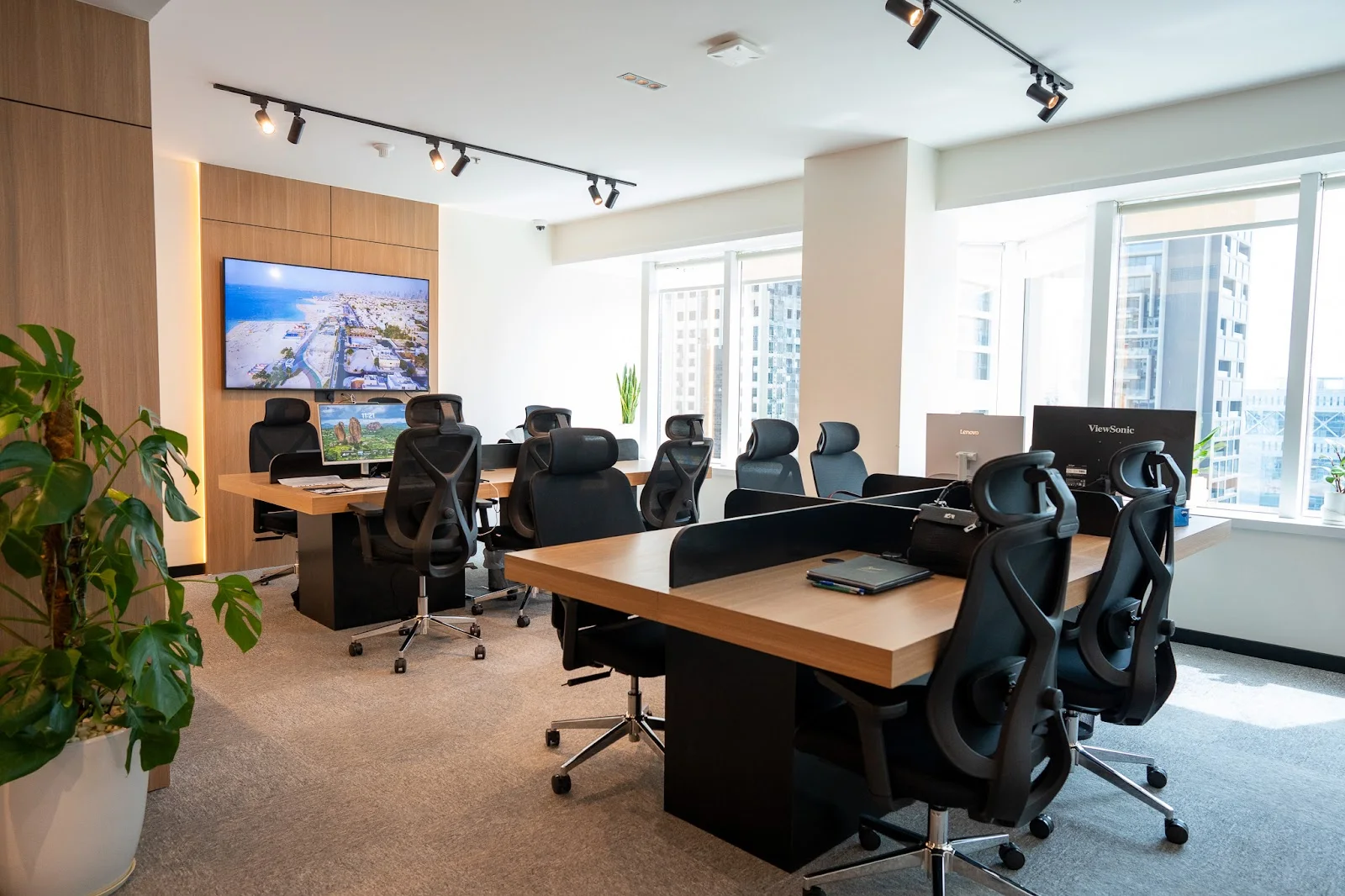 Free Zone Company Setup image