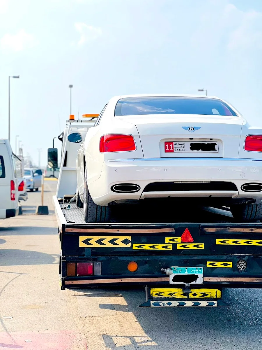 24/7 Emergency Towing image