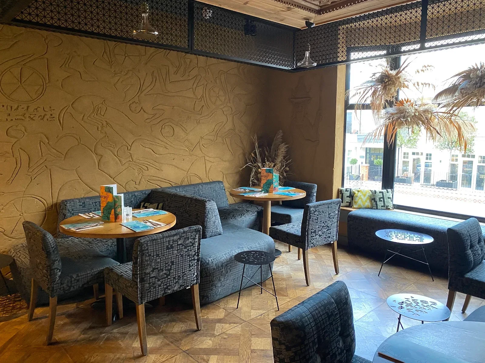 Dine-in image