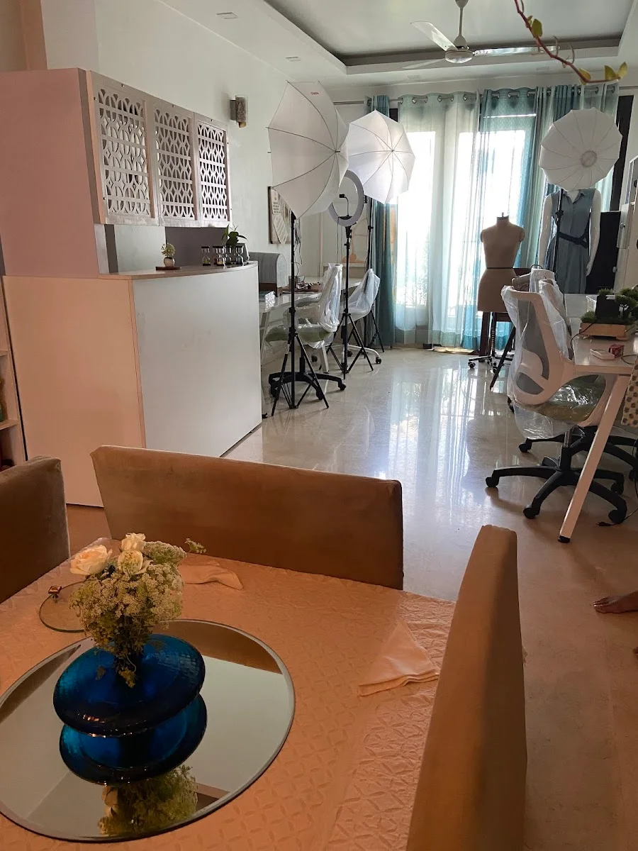 Foundation Art & Design (6–15 yrs) image