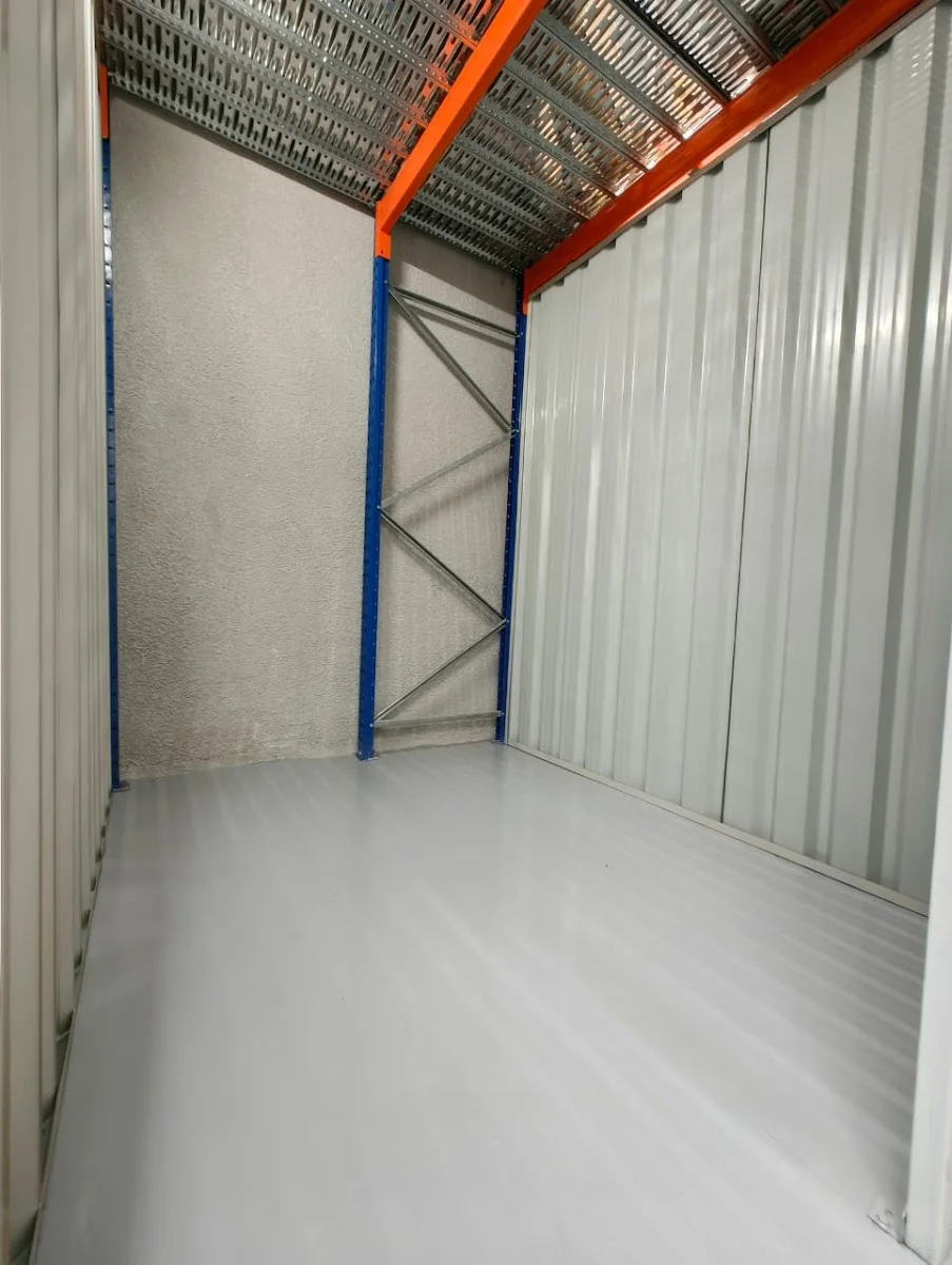 Warehousing & pallet storage image