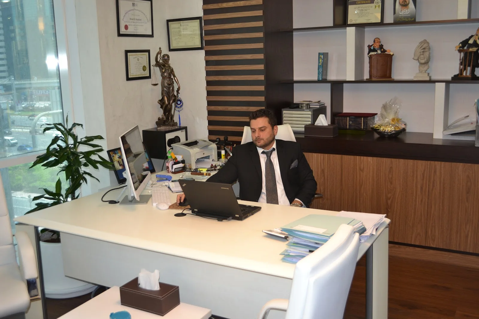Commercial Contracts & Advisory image