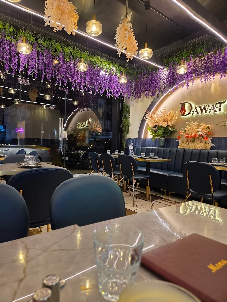 Dine-in image