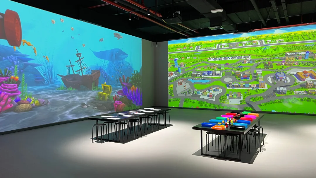 Guided Exhibit Tours image