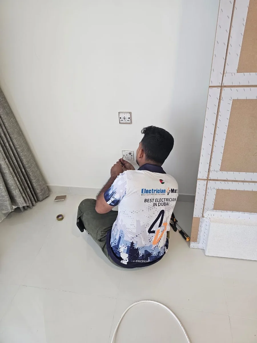Emergency electrical repairs image